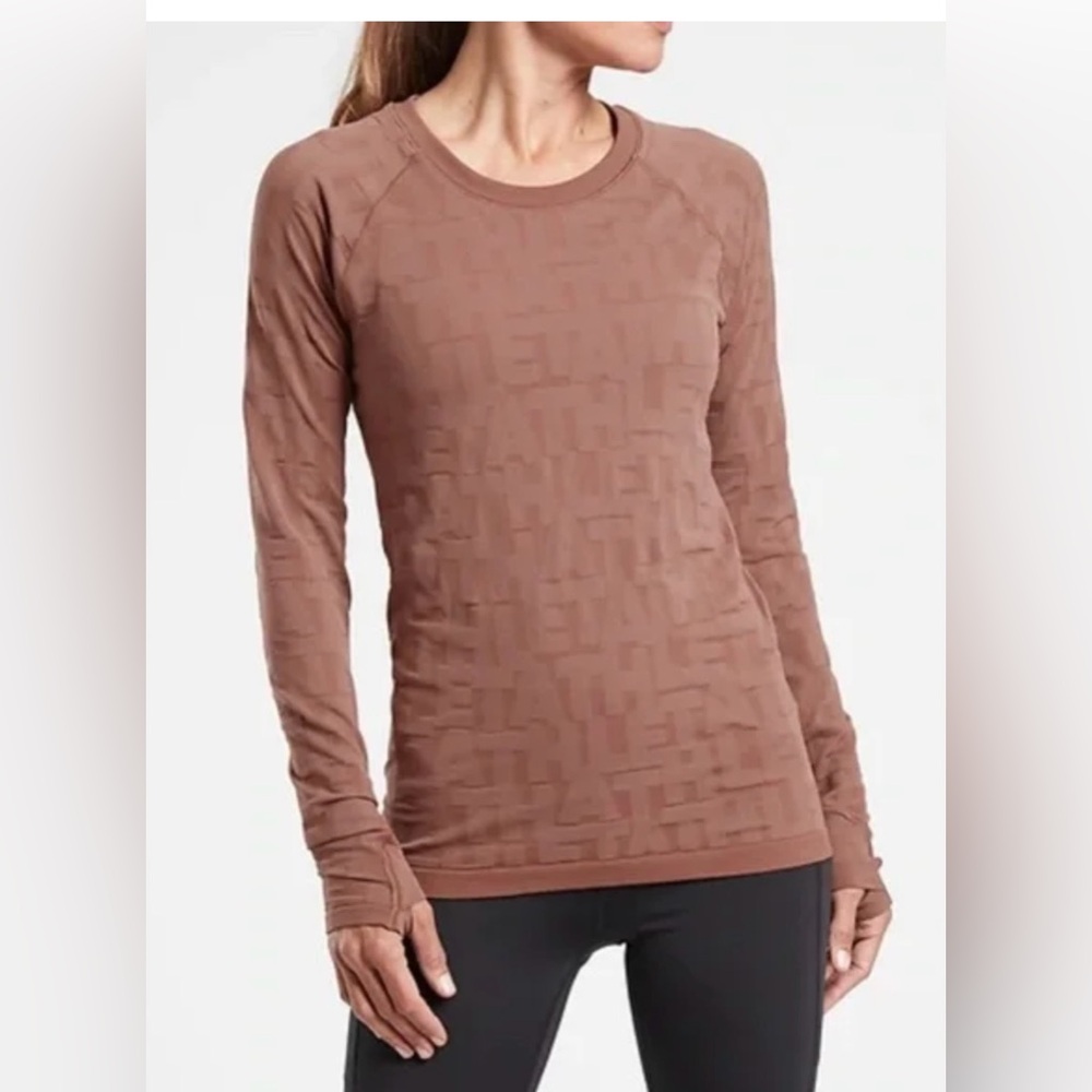 ATHLETA Momentum Seamless Monogram Top sz Medium